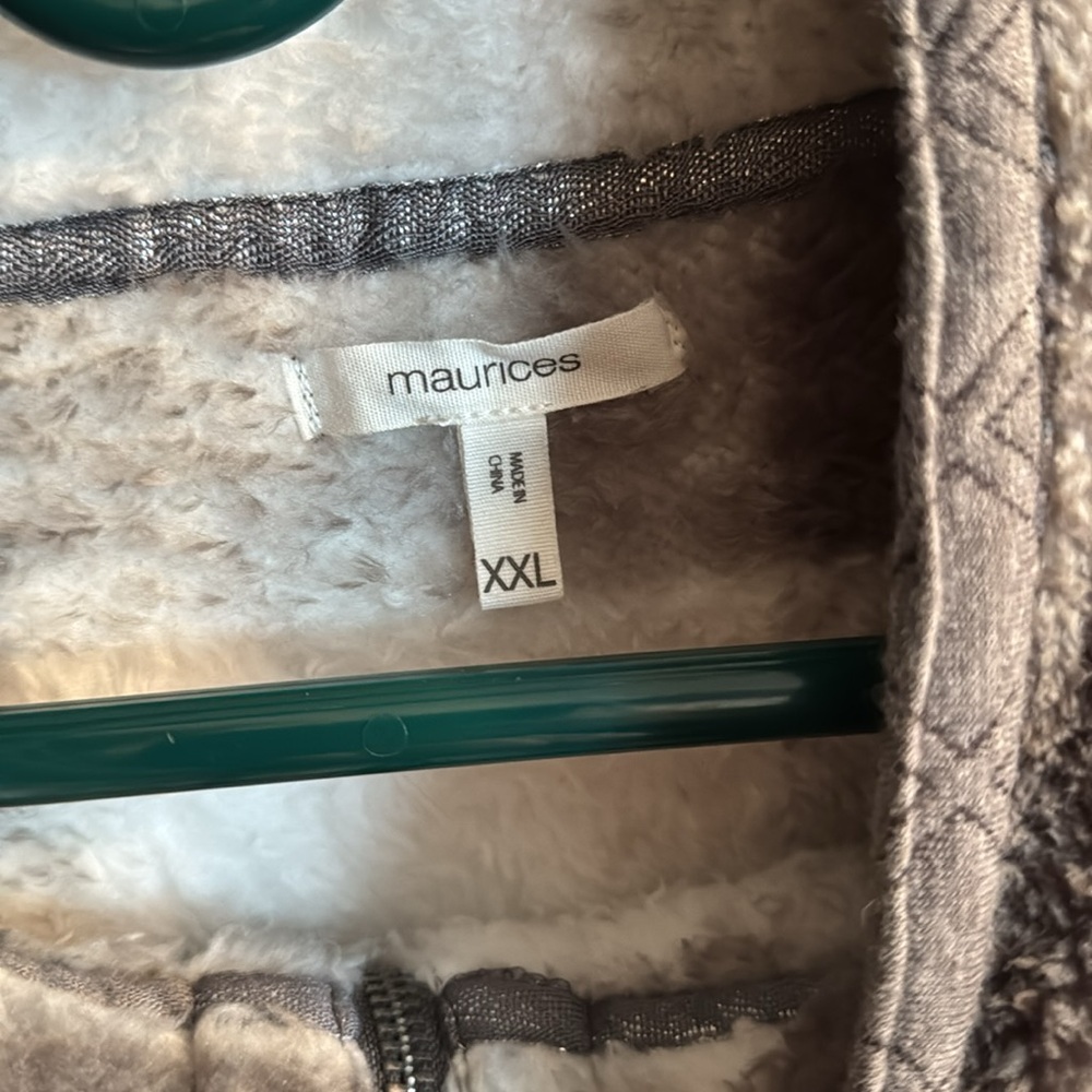 Maurice’s Sherpa - Picture 2 of 2